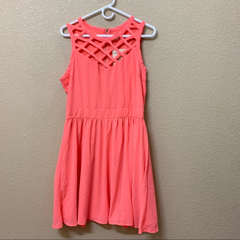 Eyeshadow Coral Mini Summer Dress for Women Size L